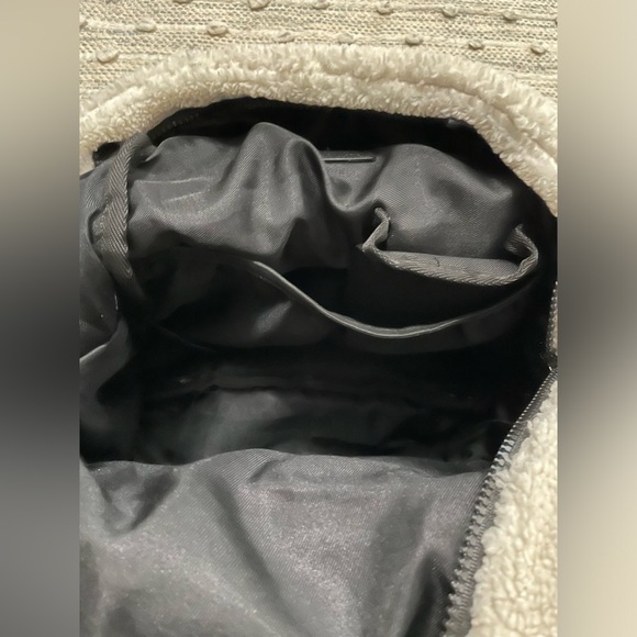 Urban Outfitters Sherpa Backpack - Picture 9 of 9